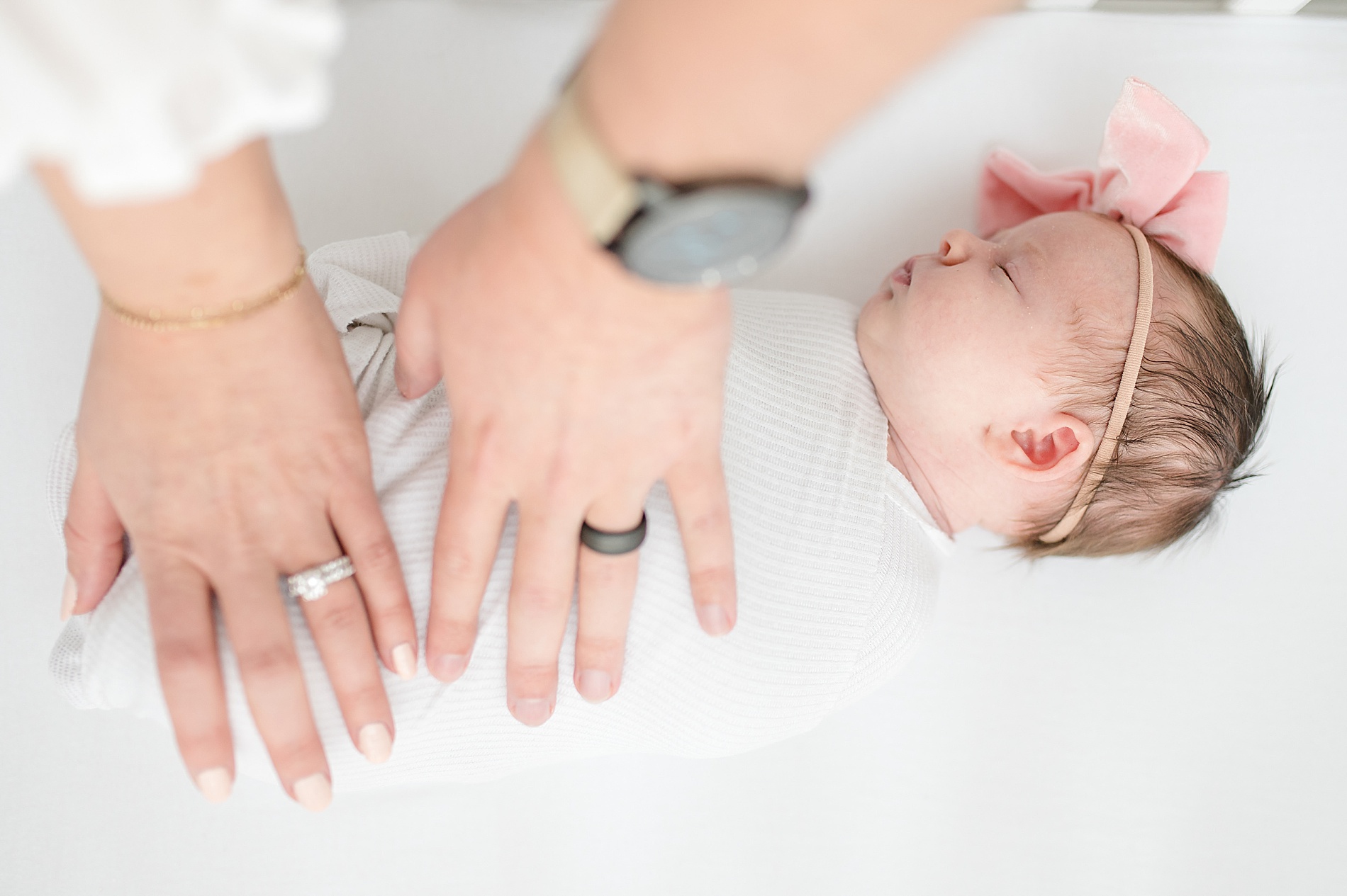 Timeless newborn photography photographed by Lindsey Dutton Photography, a Dallas newborn photographer
