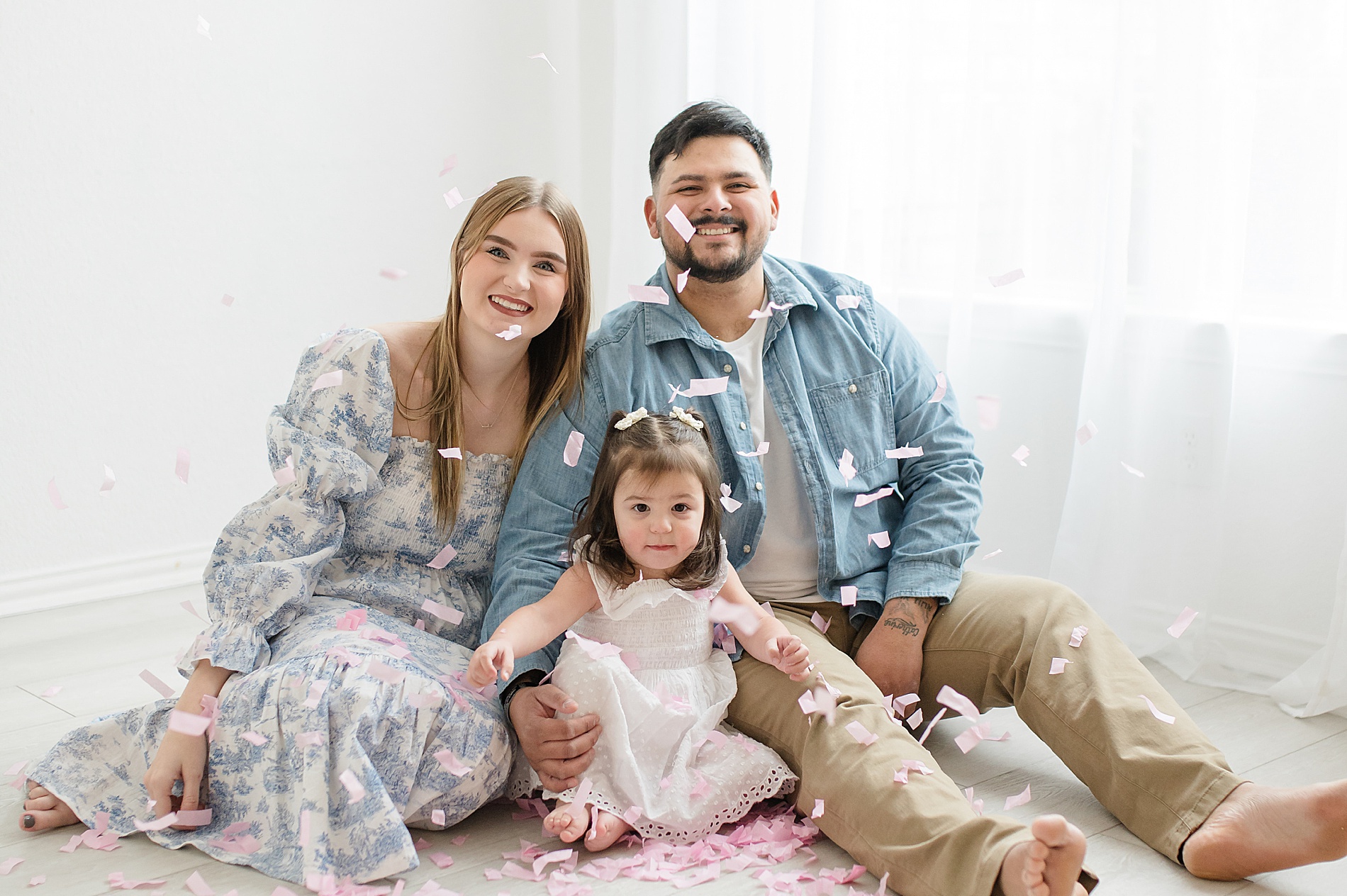 5 Benefits of Gender Reveal Sessions by Lindsey Dutton Photography, a Dallas Maternity photographer
