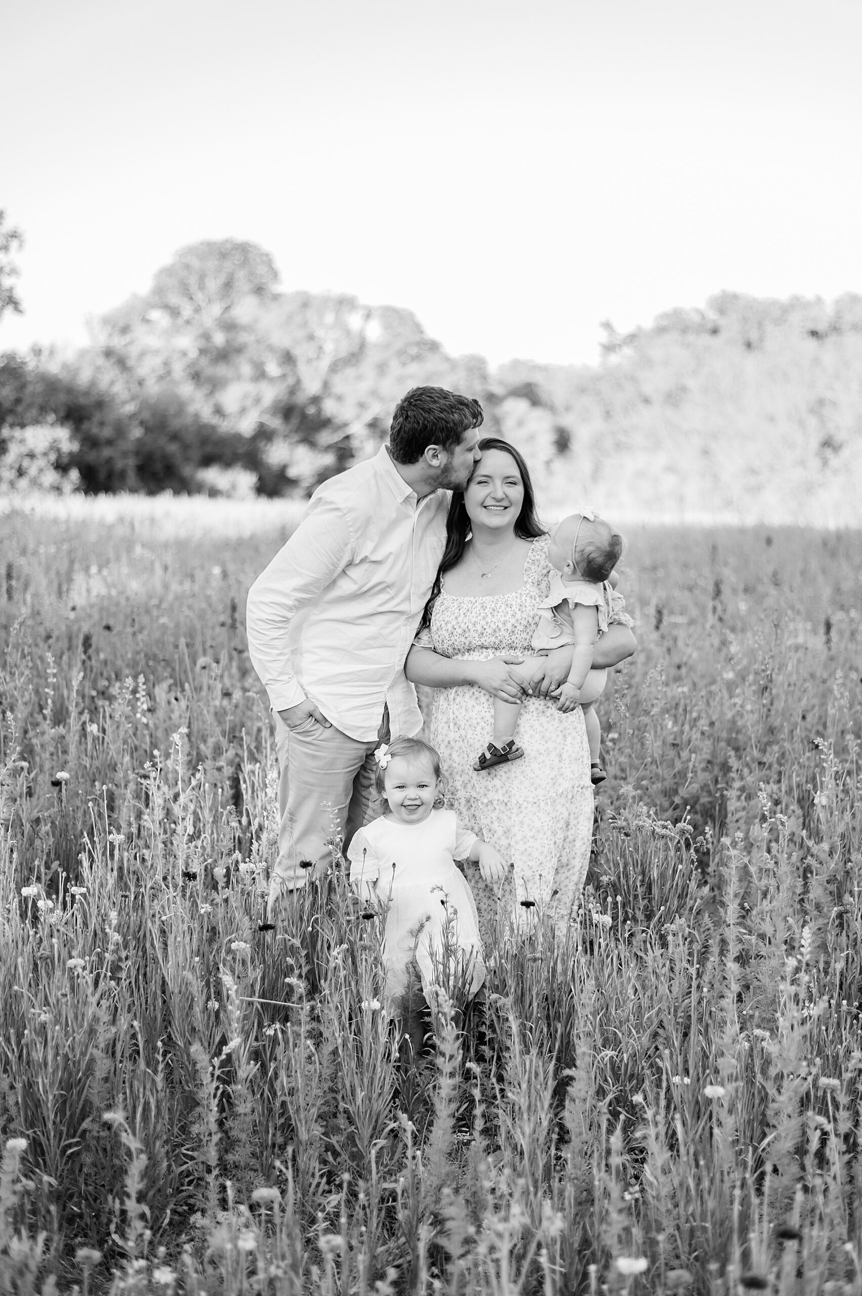 Tips for choosing between family Mini Sessions and Full sessions by Lindsey Dutton Photography, a Dallas family photographer