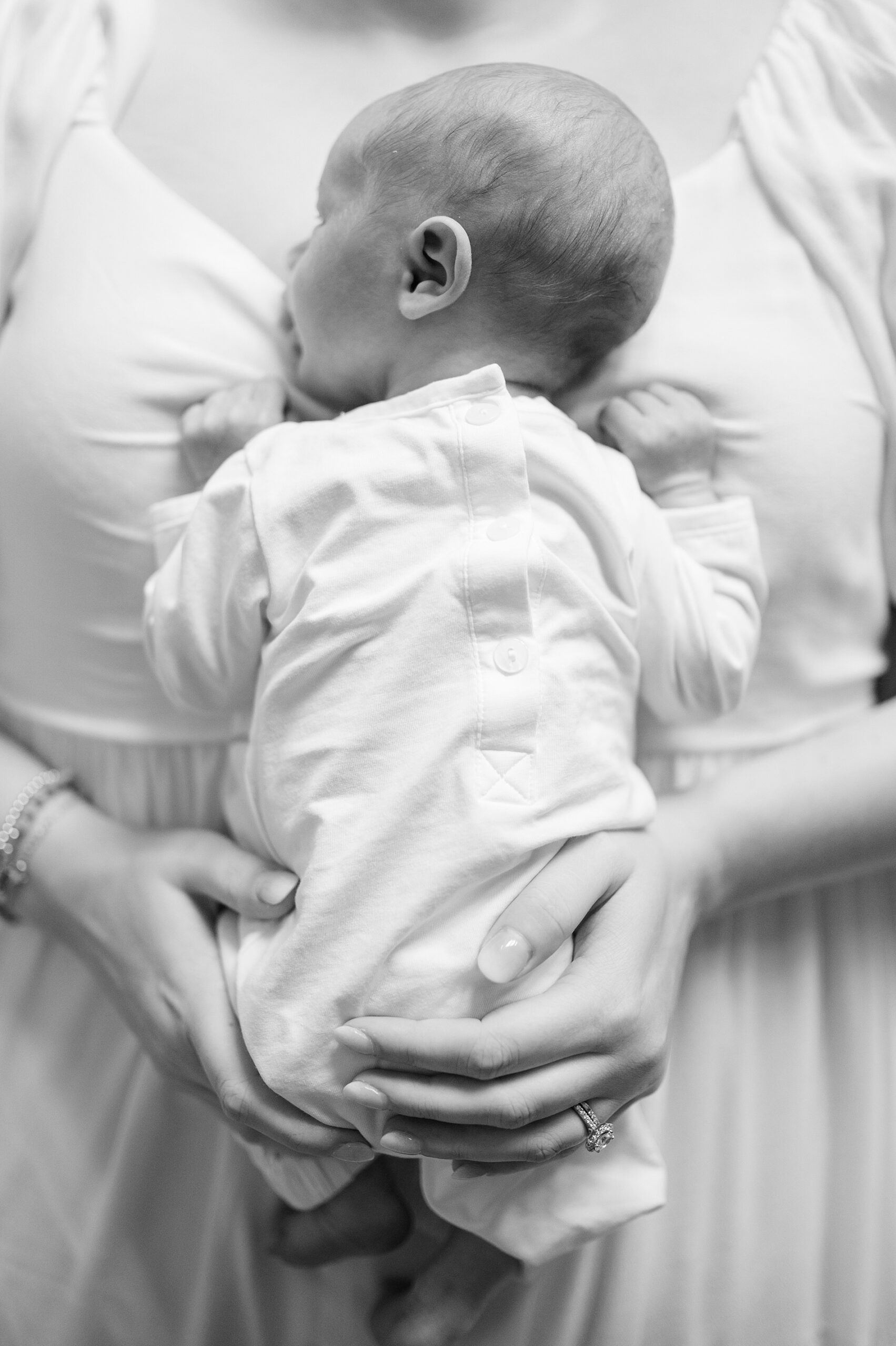 classic and timeless newborn photos taken by Lindsey Dutton Photography, a Dallas newborn photographer
