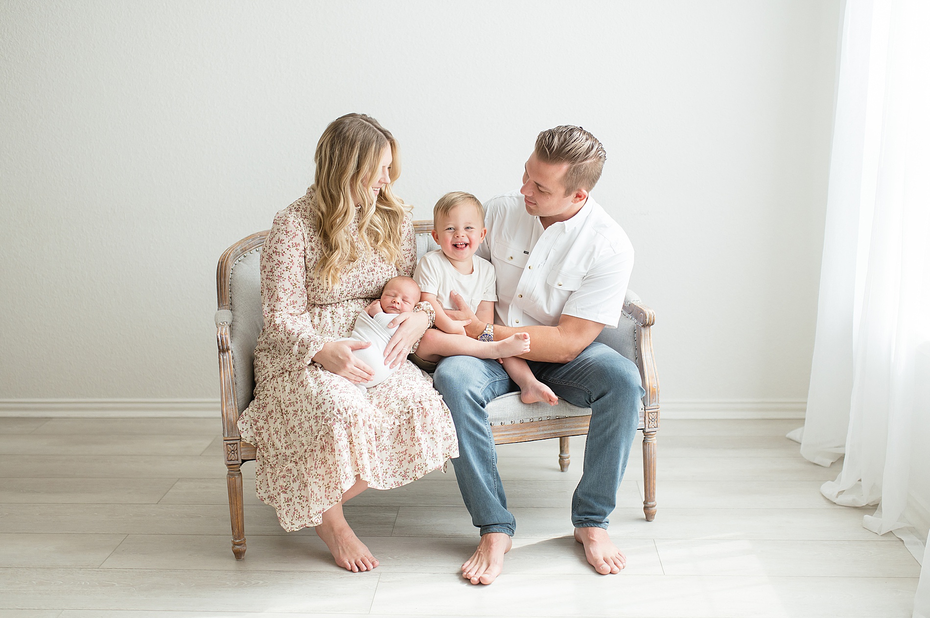 Simple Studio Newborn Session in Dallas, Texas photographed by Lindsey Dutton Photography, a Dallas Newborn photographer