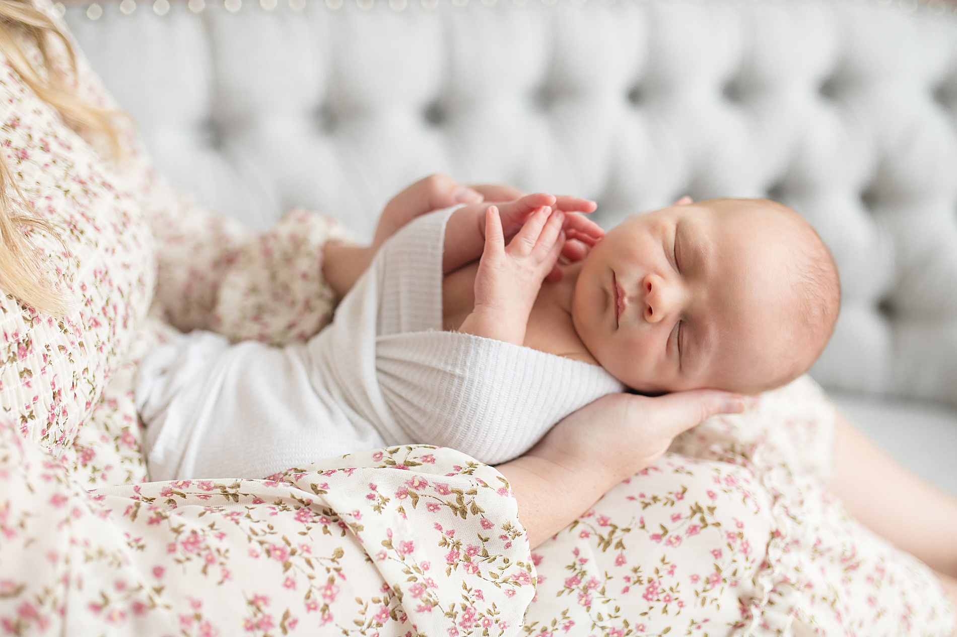 Simple Studio Newborn Session in Dallas, Texas taken by Lindsey Dutton Photography, a Dallas Newborn photographer