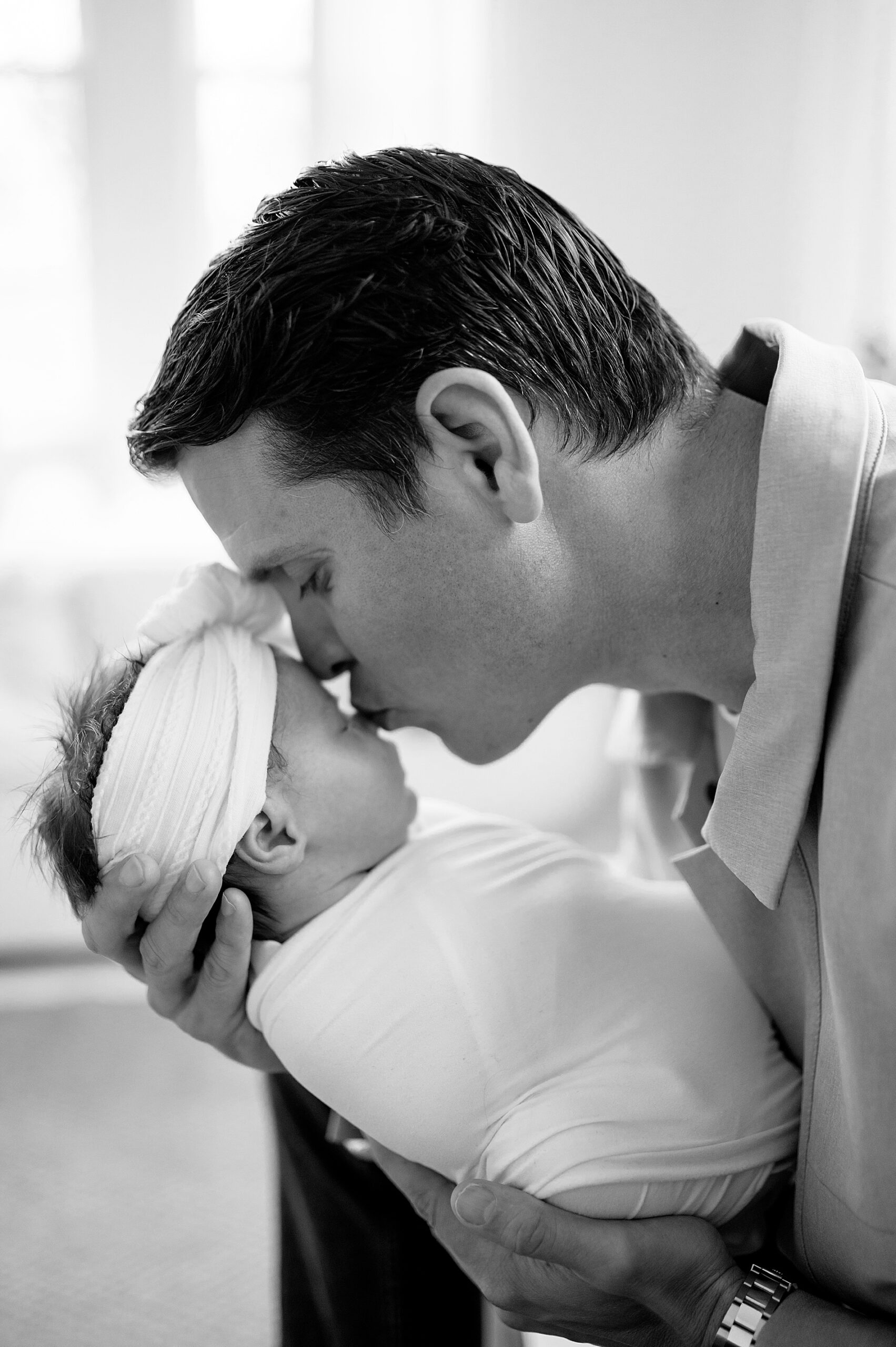 timeless newborn photo in black and white from Beverly-Harris House Newborn Session
