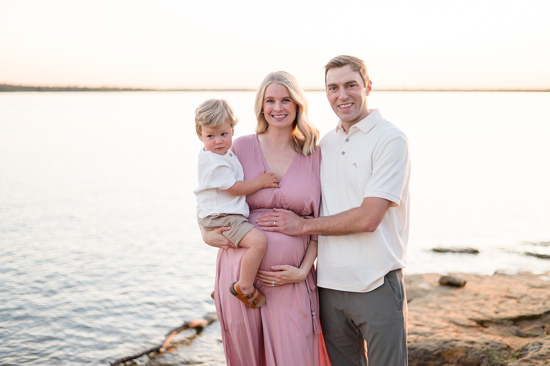 Winter Lakeside Maternity Session in Flower Mound, TX at Murrell Lake