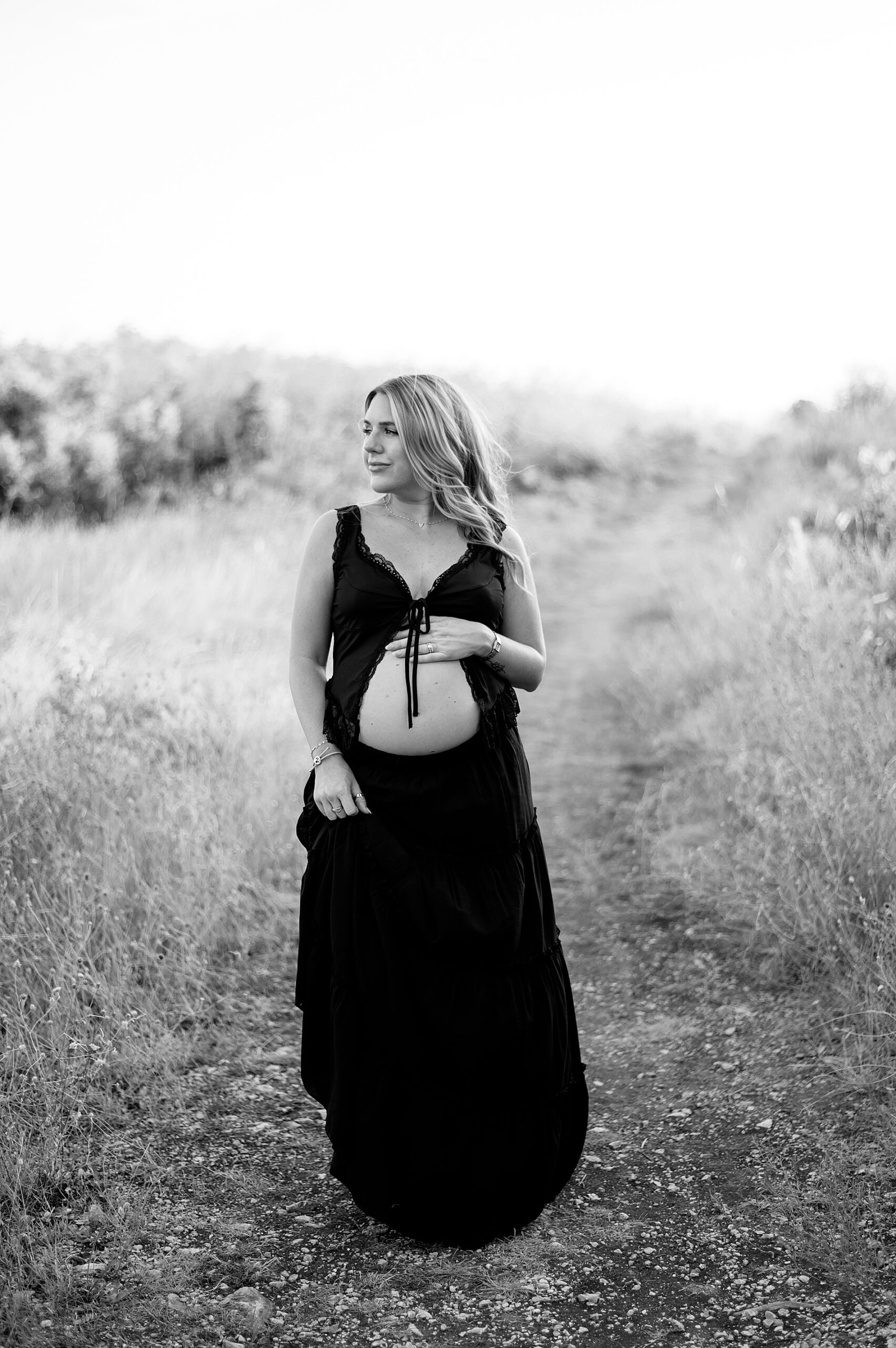 timeless maternity portraits by maternity photographer in Dallas