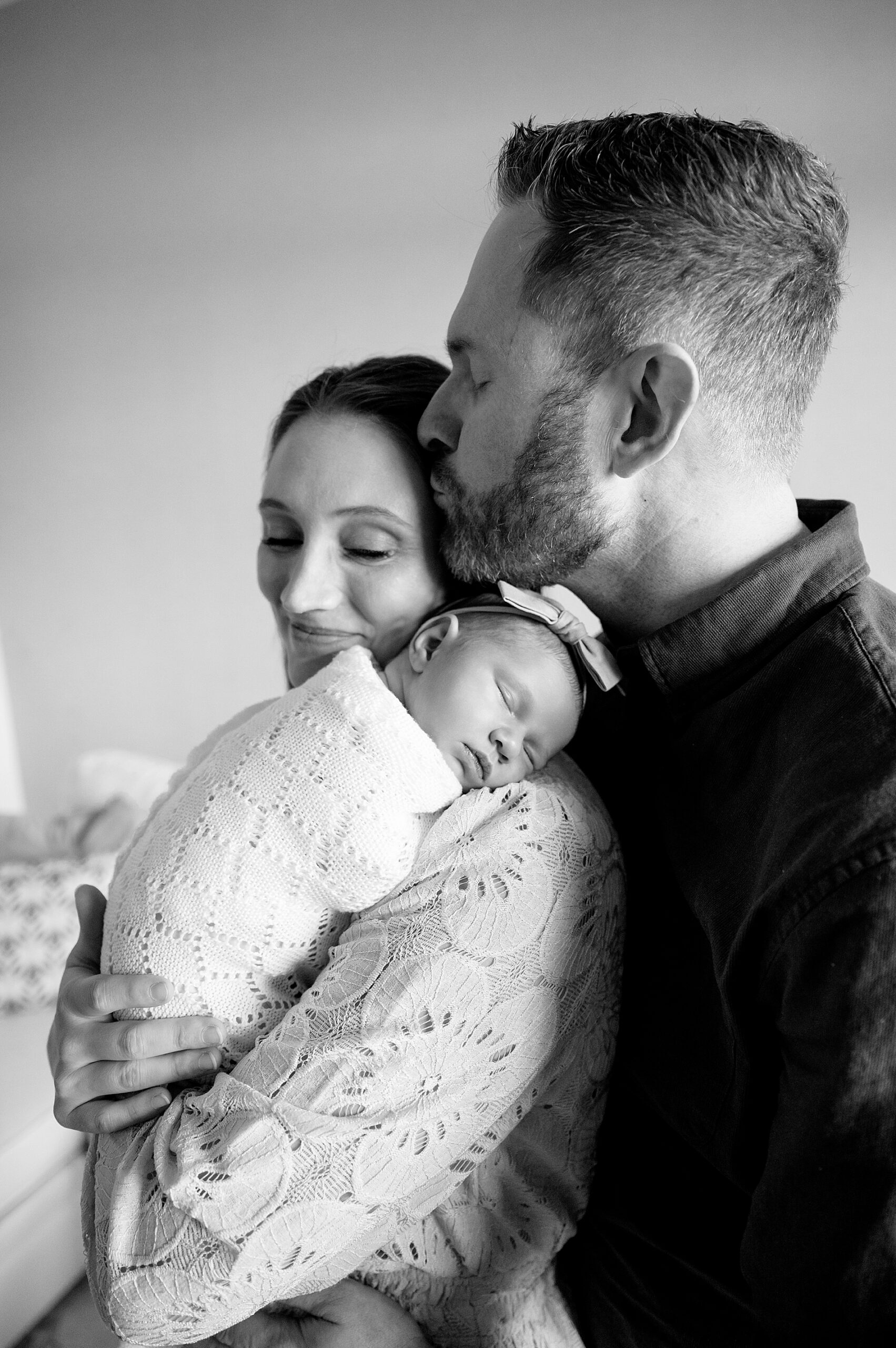 timeless newborn portraits from lifestyle session 